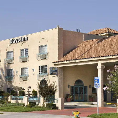Days Inn By Wyndham Riverside Tyler Mall
